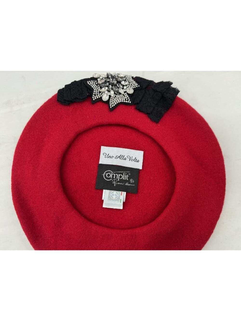 Vintage Complit Uno Alla Volta Red Wool Beret Hat Jewels Lace Stones Accents